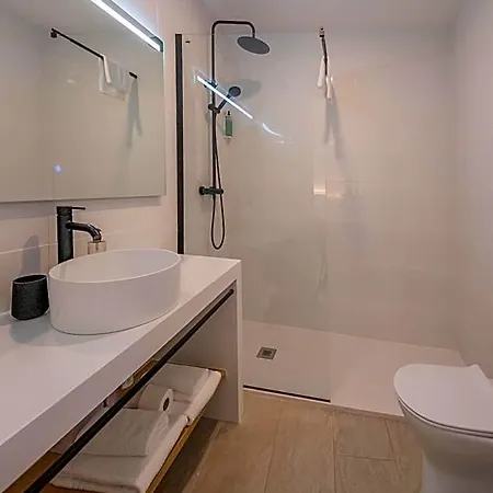 Tres Tocs 3*